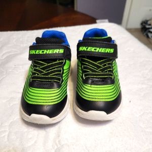 Sketchers toddler sneakers size 6.